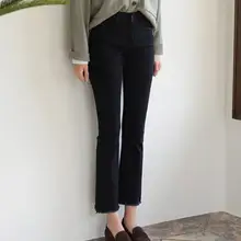 ハイウエスト黒デニムの9分丈フレアパンツ【秋冬用・スリム効果】