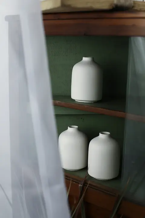 アンティーク調の小さな陶器花瓶【デスク装飾用・ドライフラワー対応・テーブルデコレーション用】