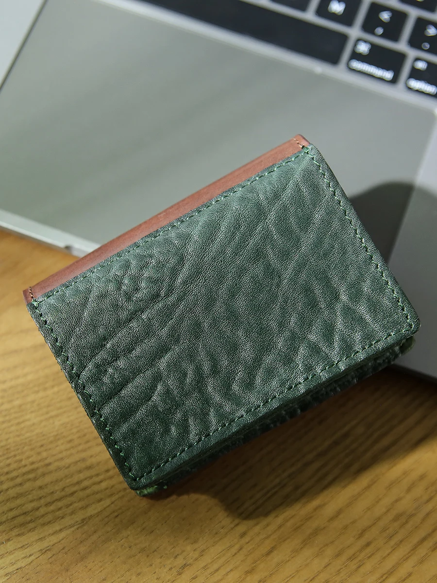 本革製カードケース：レトロ風の短型多カードポケット設計と頭層牛皮の耐久性