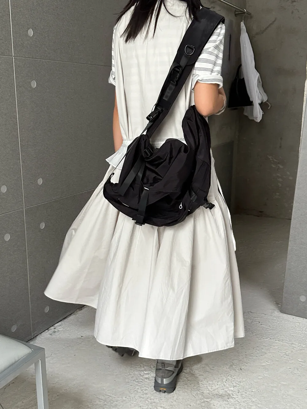 だぼっとした服 レディース：冷感素材のアート風ワンピースの実用性と着用ガイド