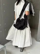 冷感素材のワンピース【アート風・ゆったり・背中開きデザイン】