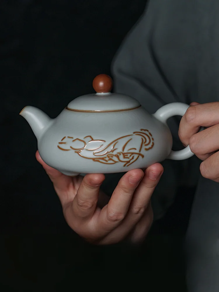 茶色青をどう選ぶ？その意味と、暮らしに溶け込むようなアイテムを紹介