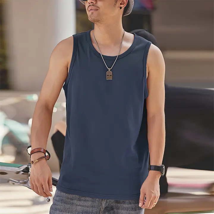 シンプルな無地デザインのメンズノースリーブTシャツ【夏用・アウトドア・カジュアル】