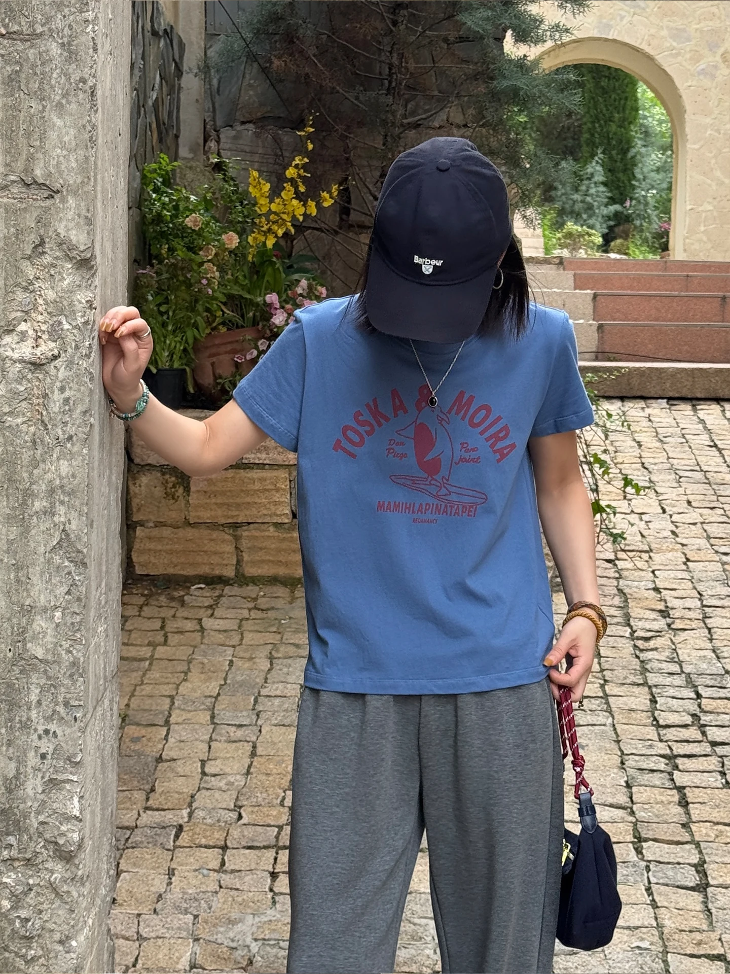 50代40代の女性がサーファー風に着るなら、この1点が救いになる？