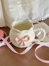 不規則デザインの手作り浮彫りピンクリボン陶器カップ【コーヒー用・学生向け】