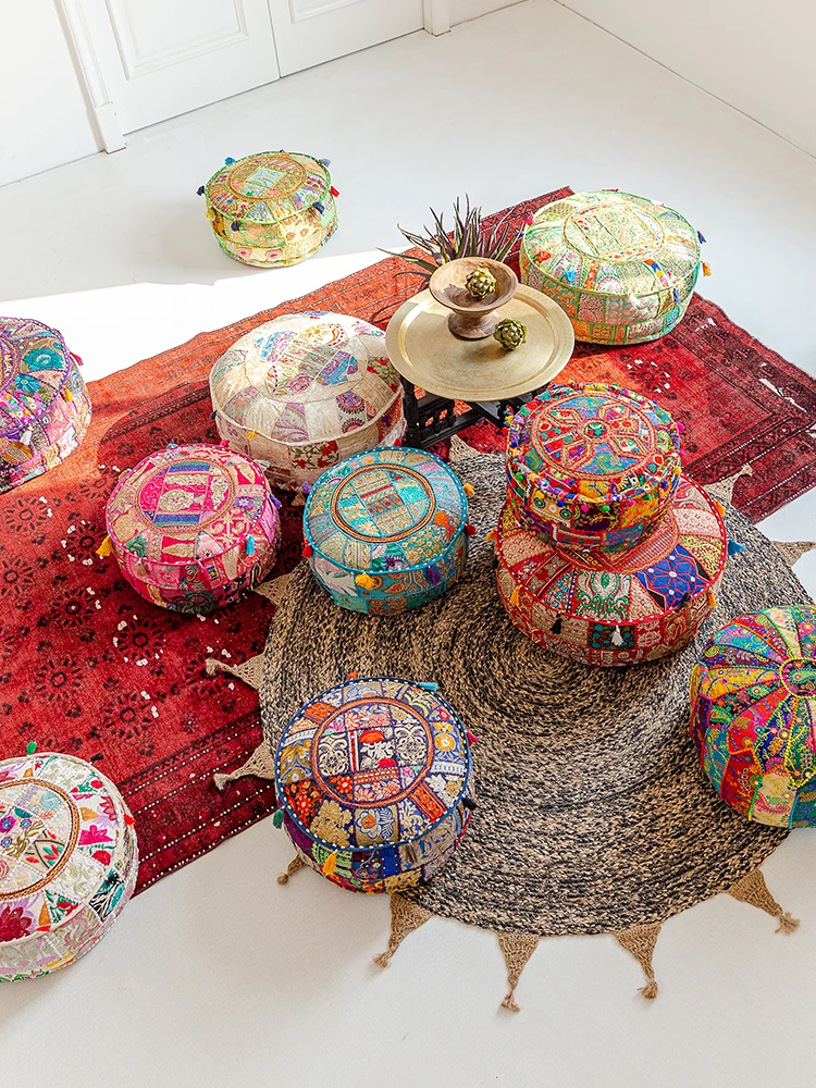 手作り刺繍の座布団：アメリカンスタイルが和室・リビングに届ける温かみのグッズ