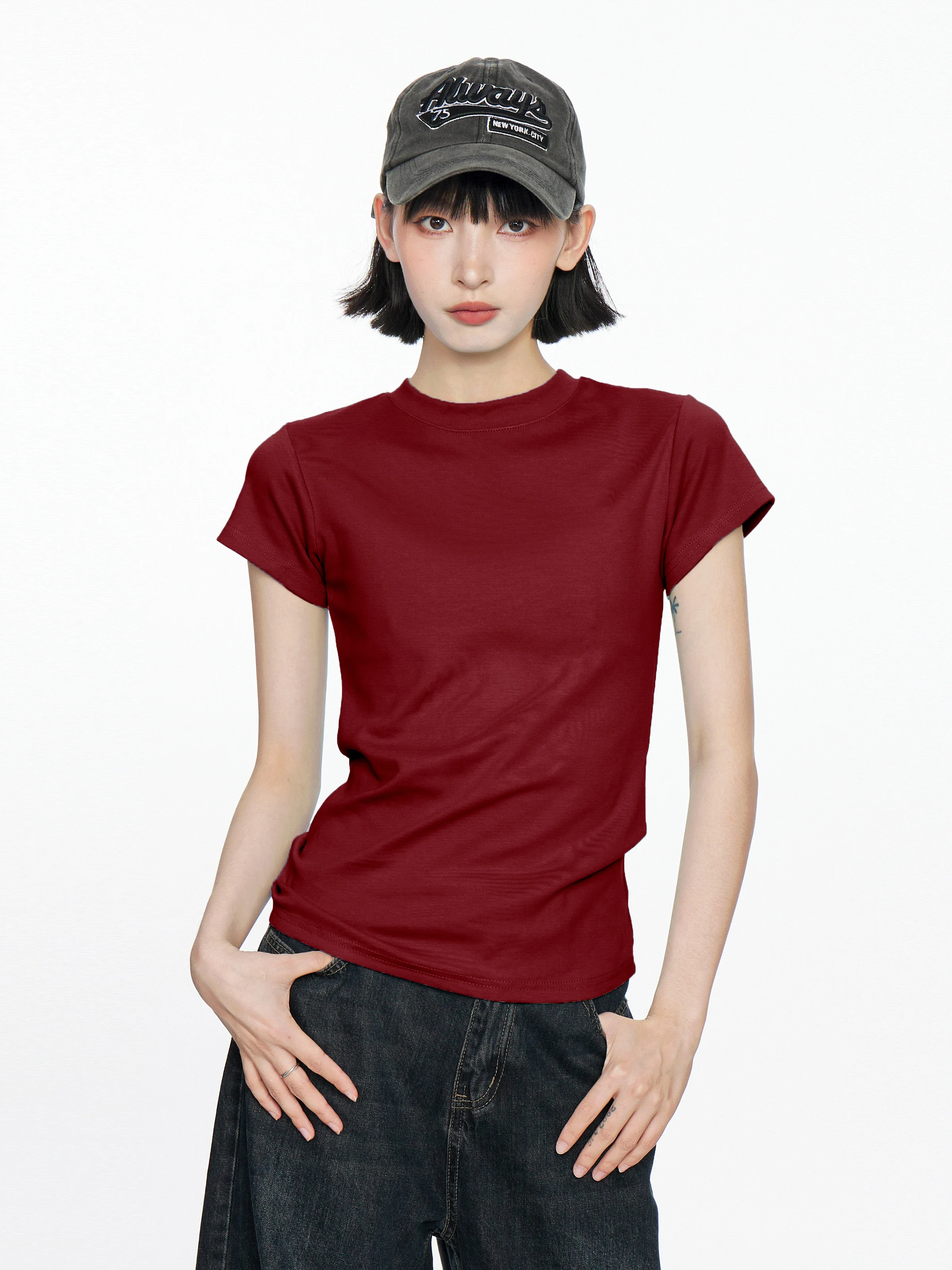バーガンディTシャツを買うなら、本当に価値あるのはどこ？