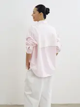 春用の軽やかなピンクとブルーのシャツ【女性用・ルーズフィット・長袖・通勤対応】