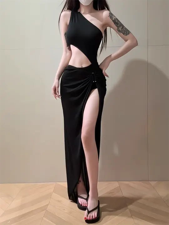 セクシーな斜め肩の女性用ワンピース水着【不規則カット・長いスカート・ビーチ・リゾート用】
