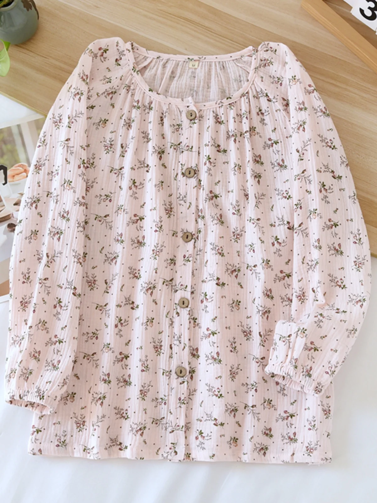 夏の寝るときの服って何を着たらいいの？肌にやさしく涼しい長袖ルームウェアの選び方