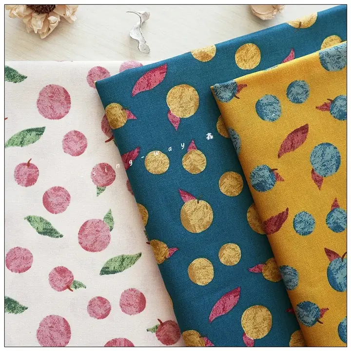 かわいいフルーツプリントの平織り薄手コットン生地【DIYバッグ・服飾用・20番手】