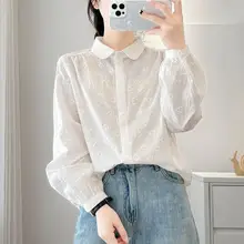 花柄刺繍入り長袖ブラウス【コットン・ラウンドネック・ルーズフィット】