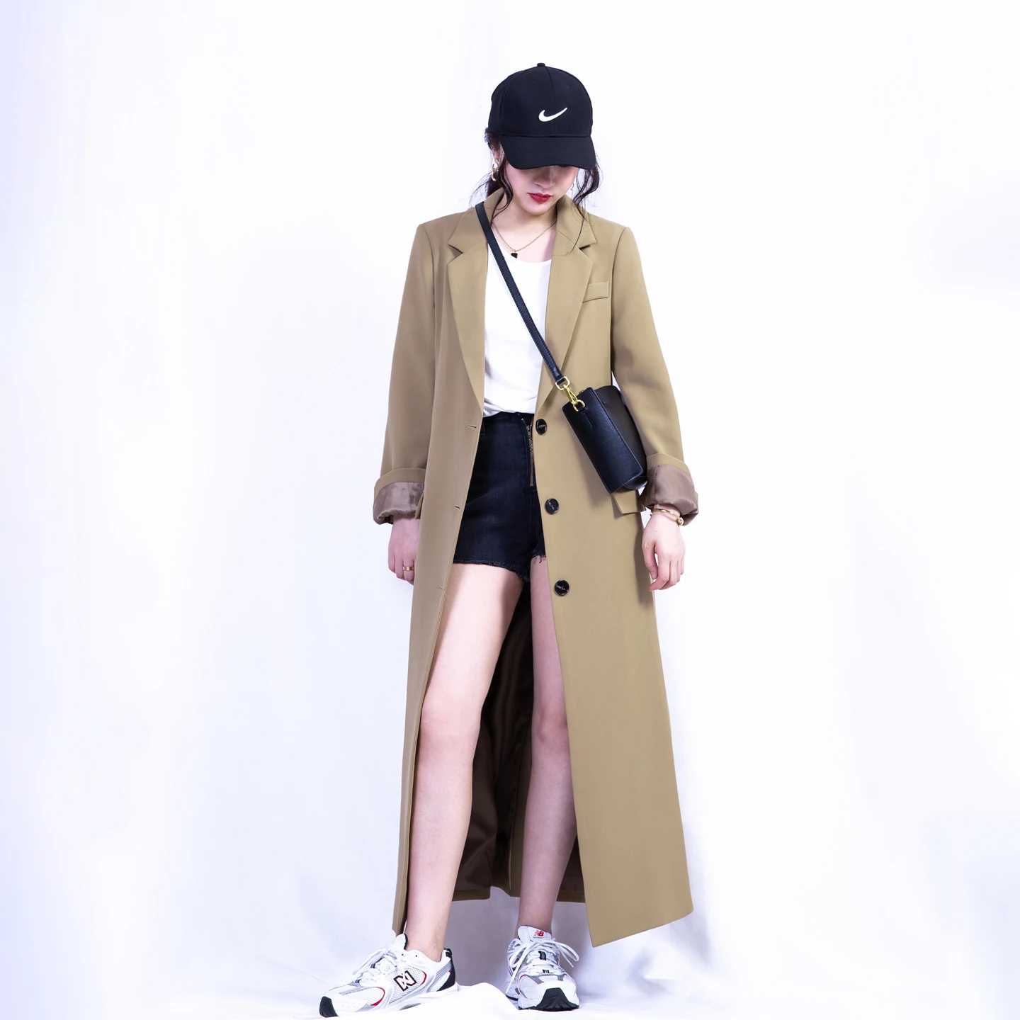 大人可愛い服 40代コーデ｜黒と白ストライプTシャツの着こなしガイド
