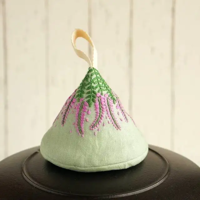 北欧風 手刺繍キッチン鍋カバー【三角型・防熱・厚手布製】