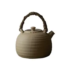 茶香記 陶製大容量ティーポット【藤製ハンドル・旋模様・実用的】