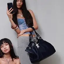 大容量トートバッグ【ピンク・女性用・肩掛け・個性的デザイン】