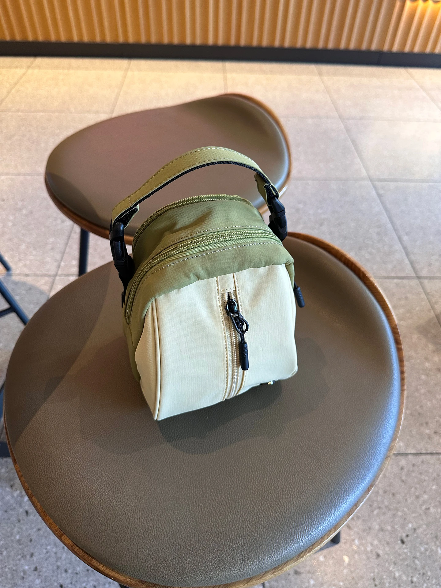 キャスター付き折りたたみバッグ：軽量ナイロンの持ち歩きバッグで旅行と通勤を簡素に