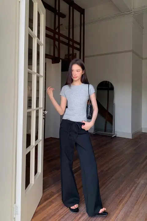 抽绳付きストレートカジュアルパンツ【高腰・スタイルアップ・ブラック】（セットアップ対応）