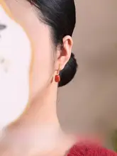 天然石 火焰模様の赤い瑪瑙ピアス【フックタイプ・女性用】