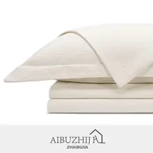 現代的なシンプルデザイン！ホワイトストライプのベッドカバーとクッション【別荘・民宿用】