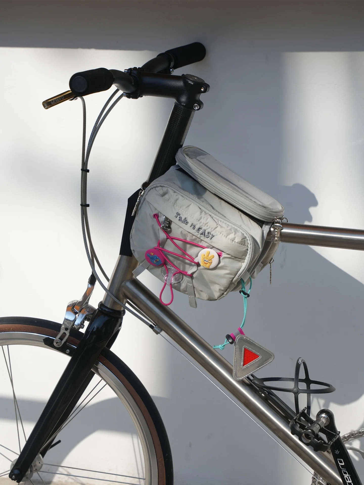自転車 スマホホルダー おすすめは？前横梁取り付けタイプが通勤・通学に最適な理由