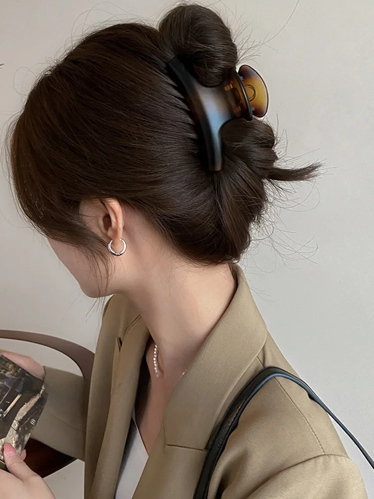 しっかり留まるヘアクリップを選ぶときに迷うのは、なぜ？