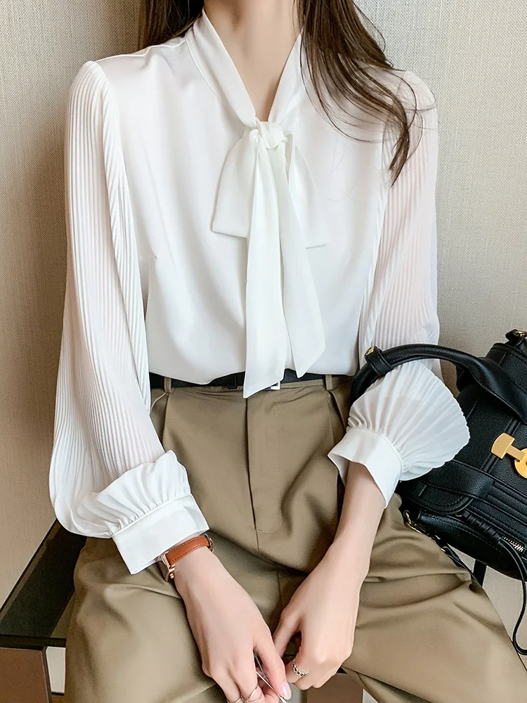 リボン付きホワイトシャツ【長袖・ゆったりシルエット・シフォン素材】