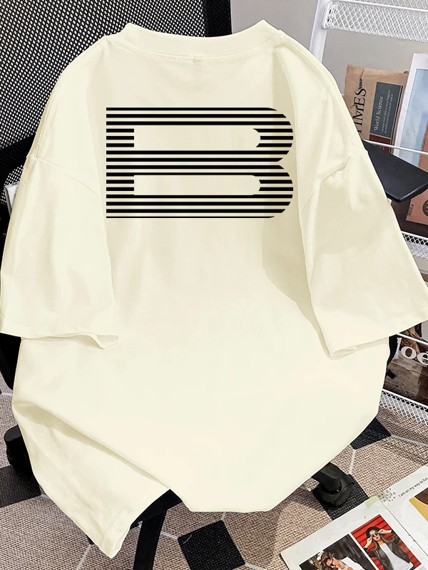 バックプリントTシャツをどう選ぶ？UVカット機能と着こなしのコツを解説
