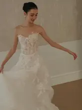 リボン付きビスチェレースの軽やかな 婚礼ドレス【ウェディング・フレンチスタイル・プリンセスライン】（セットアップ対応）
