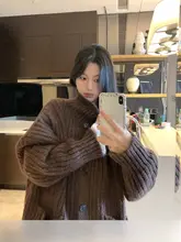 高級感あるグレーのツイード風ハイネックカーディガン【秋冬用・レトロスタイル】