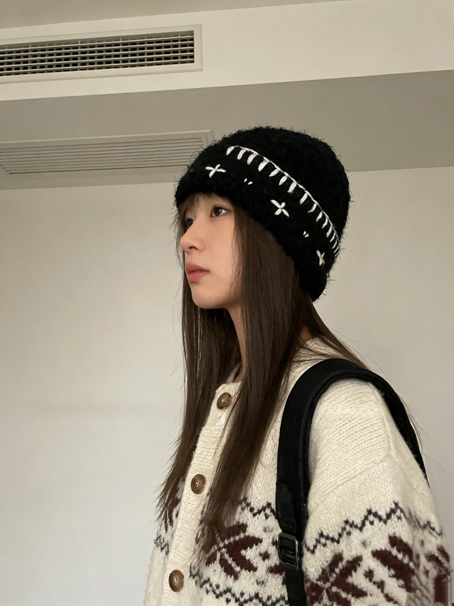 編みニットキャップを選ぶべきタイミングは？秋冬の通勤スタイルを救う1つのアイテム