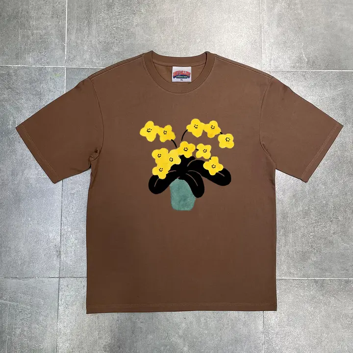涼しさと個性をプラス！グラフィック花瓶デザインの学生用短袖Tシャツ