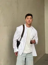 した雰囲気の男性用シャツ【ゆったりとしたデザイン・カジュアル・重ね着可能】