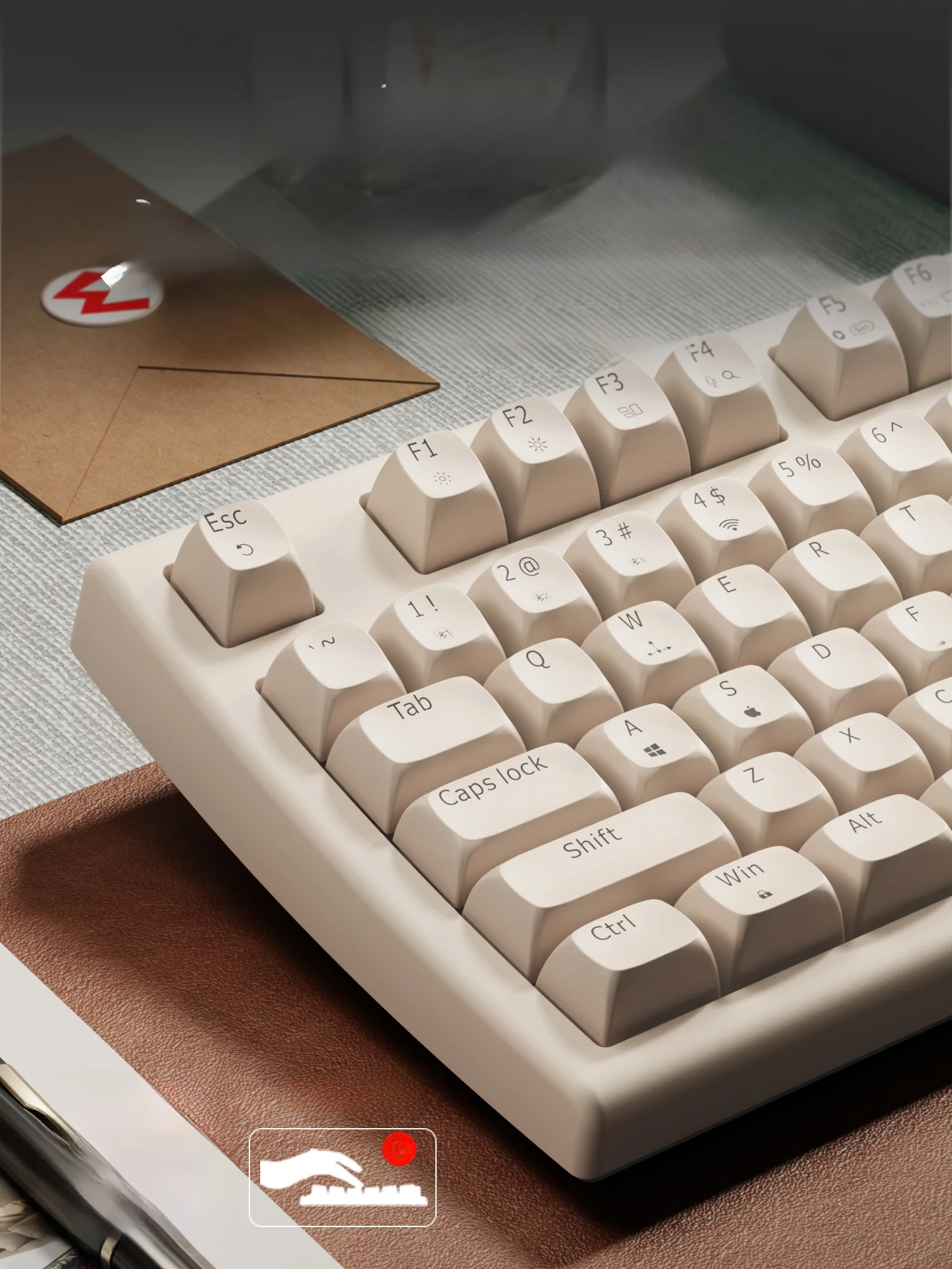 在宅ワークのデスクで集中力を保つには、キーボードとマウスの選び方が鍵！