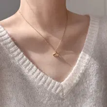 レトロアート風 銀杏葉とひまわりデザインのチタン鋼製ネックレス【ゴールドコーティング・日常使いに最適】