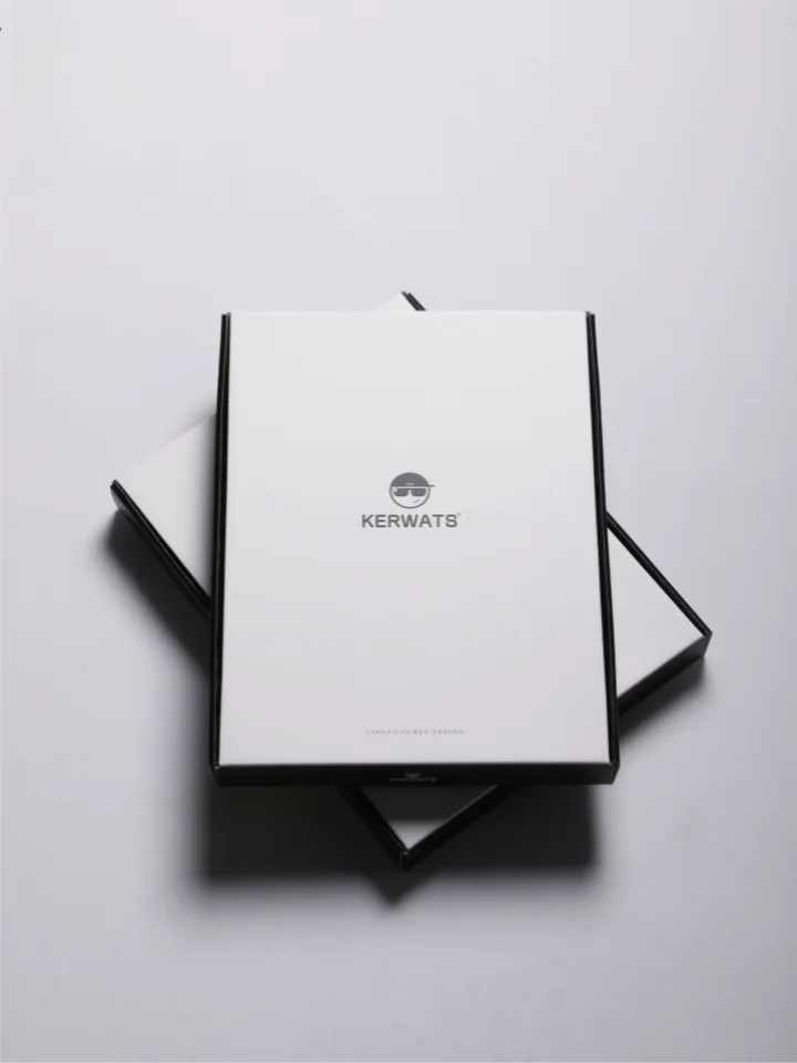 ユニセックス長袖グラフィックスウェットシャツ【秋用・カジュアル・ストリートスタイル】