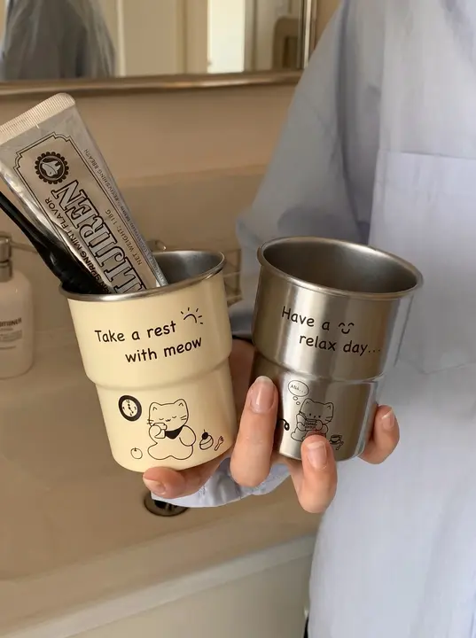 かわいい猫デザインのステンレス製洗面カップ【壁掛け式・防カビ】