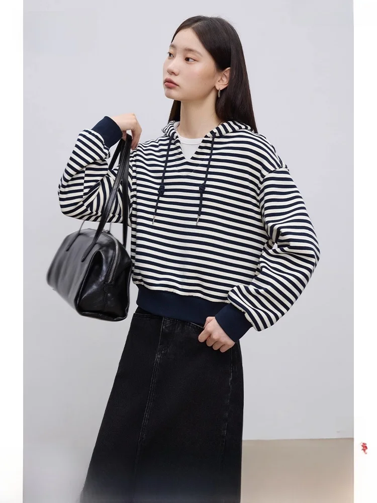 大人可愛い服 40代コーデ 完全ガイド｜シンプルさと質感のバランス