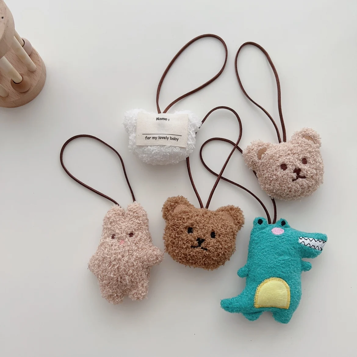 ぬいぐるみ小熊キーリング名札：幼稚園・バッグ使用に最適なネームタグの実用性解析
