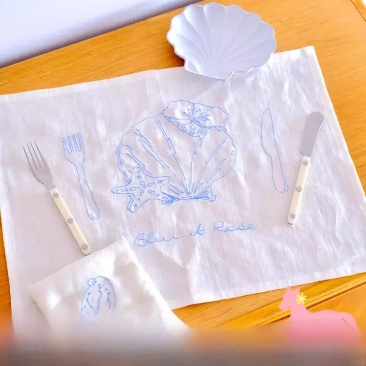 フランス風刺繍のリネンテーブルクロス＆コースター【ナチュラルカラー・食卓用】（セットアップ対応）