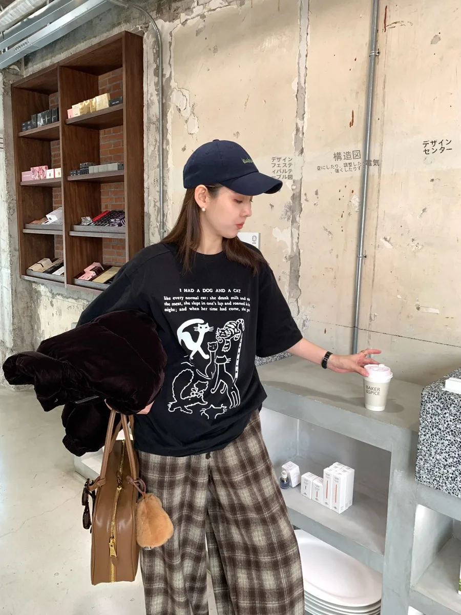 アニメーションロゴを着る？シンプルな文字デザインTシャツでブランドの魂を表現する方法は？