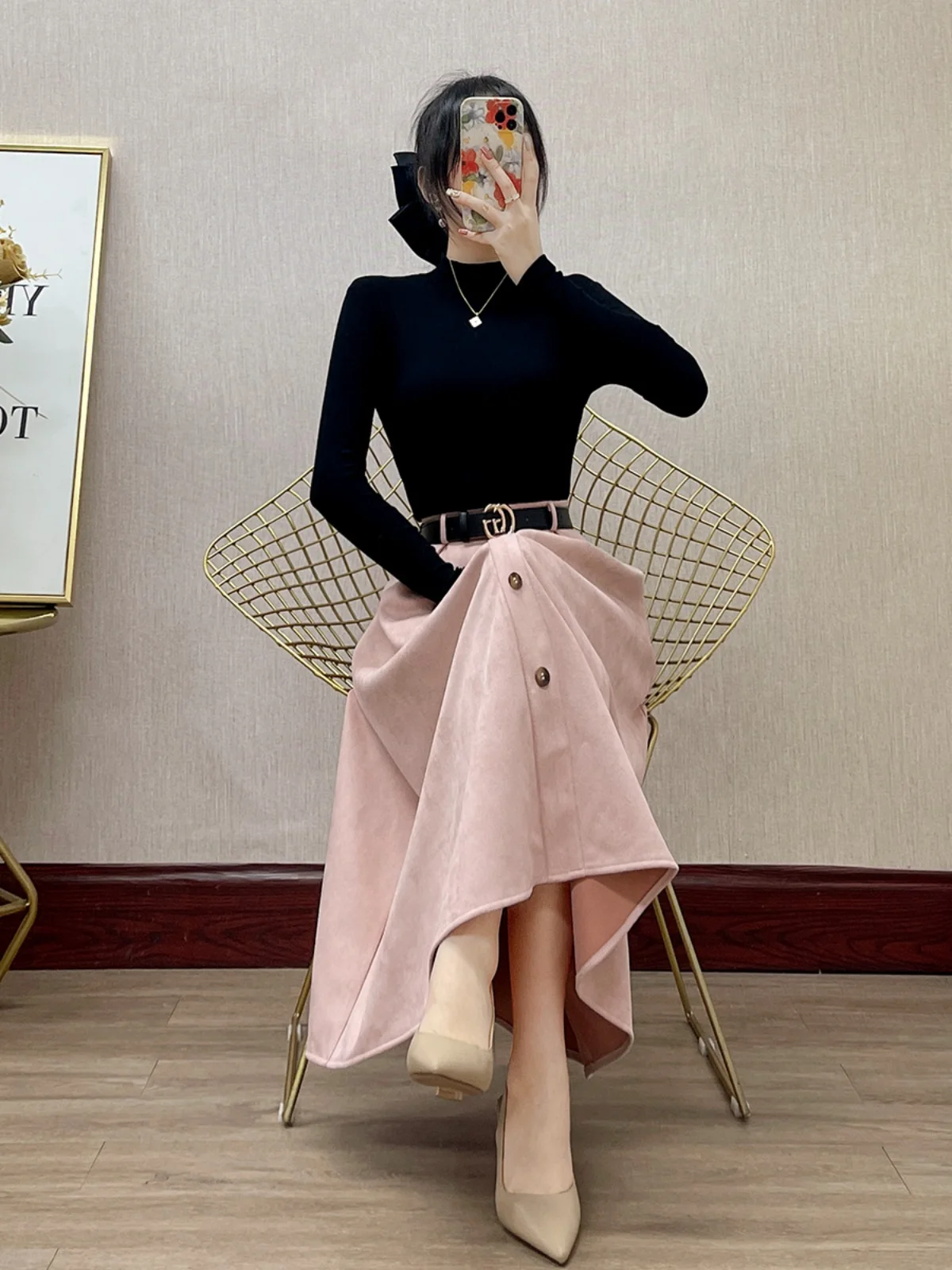 秋の日常にぴったりな「ピンクと黒のセットアップ」は、どう選ぶべきか？