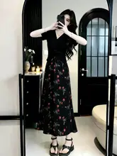 フレンチスタイルのフラワープリントワンピース【夏用・黒・大きいサイズ・梨型体型にフィット】（セットアップ対応）