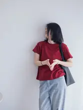 シンプルなオーバーサイズ白Tシャツ【短袖・ユニセックス・カジュアルスタイル】