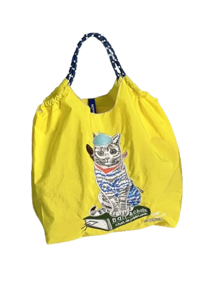 日常使いに最適な猫刺繍のショッピングバッグ【大容量・ナイロン・手提げ・肩掛け・斜め掛け可】