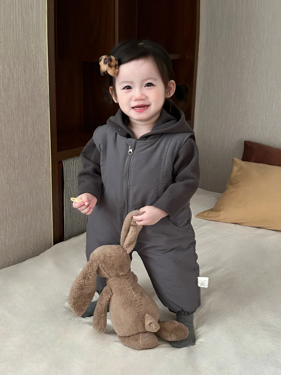 1歳 寝るときの冬服 どんなものいい？FADOBABYの連体衣が解決する3つの悩み