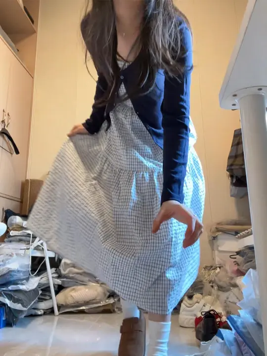美しいデザインの青いキャミソールワンピース【無袖・長丈・春用】（セットアップ対応）