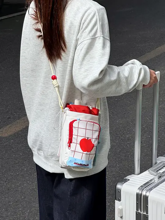 可愛い斜め掛け水筒ポーチ【保温・携帯便利・一体型】（セットアップ対応）