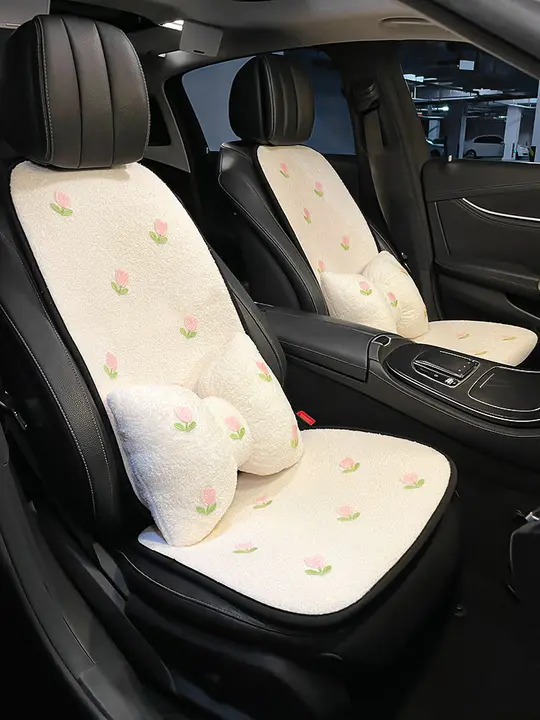 可愛いデザインの冬用車用クッション【毛並み・汎用性・チューリップ柄】