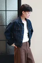 深い青のカジュアルデニムジャケット【コットン製・ショート丈・小柄向け】